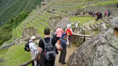 Turistas em Machu Picchu