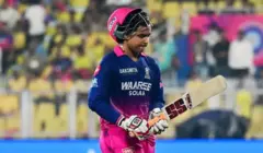 Vaibhav Suryavanshi played a fiery innings in the IPL match played on Monday. සඳුදා පැවති IPL තරඟයේදී වෛභව් සූර්යවංශි ප්‍රවේගකාරී ඉනිමක් ක්‍රීඩා කළේය.