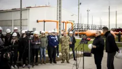 Macaristan Başbakanı Viktor Orban bugün Dışişleri Bakanı Peter Szijjarto ile birlikte TürkAkım Boru Hattı'nı koruyan askeri birlikleri denetledi ve basın toplantısı düzenledi