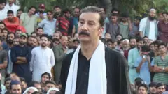 شوکت نواز میر