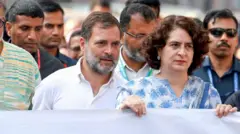 राहुल गांधी  और प्रियंका गांधी