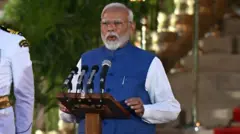  नरेंद्र मोदी 