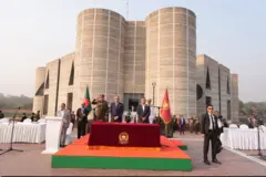 মঙ্গলবার সংসদ ভবনের দক্ষিণ প্লাজায় প্রধানমন্ত্রী হিসেবে শপথ নেন তারেক রহমান