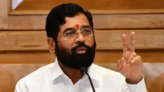 अडीच वर्षं घराबाहेर न पडणारा दुसरा मुख्यमंत्री दाखवा- एकनाथ शिंदेंचा ठाकरेंना टोमणा  