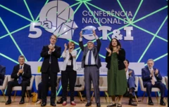 Imagem de Lula e outras autoridades em evento sobre inteligência artificial