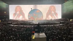 ቢዮንሴ የሙዚቃ ሥራዋን መድረክ ላይ ስታቀርብ