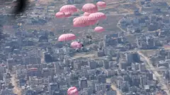 عملية إنزال أردنية لمساعدات جوية في 15 مارس/آذار 2024 فوق شمال غزة 