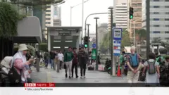 အင်ဒိုနီးရှားမှာ လက်ရှိအချိန် ရင်ဆိုင်နေရတဲ့ အကြီးမားဆုံး ပြဿနာ တခုကဘွဲ့ရ အလုပ်လက်မဲ့ ပြဿနာဖြစ်