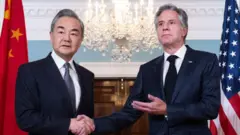 Ông Vương bay tới Washington để thảo luận với ông Antony Blinken về cuộc xung đột