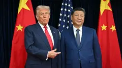 Aarẹ Donald Trump ti ilẹ America ati Xi Jinping ti ilẹ China. 