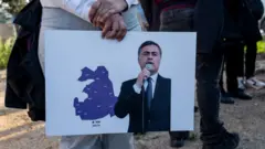 تجمع طرفداران عبدالله زیدان