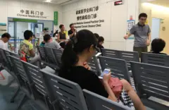 在昂贵的私人医疗与与漫长的公营医疗之间，“北上求医”成为愈来愈多香港人的选择