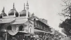 દિલ્હી, ચાંદની ચોક, ઇતિહાસ, મુઘલ, શાંહજહાં, મુમતાઝ, રોશન આરા, જહાં આરા