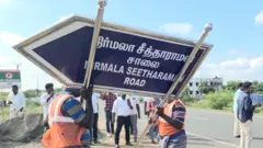 நிர்மலா சீதாராமன் பெயர்ப் பலகை 