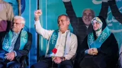 مسعود پزشکیان در کنار دخترش زهرا و محمدرضا عارف