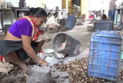 મહિલા