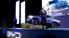 2024年5月14日（星期二），在墨西哥城聖菲會展中心舉辦的比亞迪Shark插電式混合動力電動皮卡發佈會上，BYD墨西哥總經理Jorge Vallejo出席。中國品牌在海外亮相新車型實屬罕見，此舉顯示出隨著中國本土市場增速放緩，墨西哥對比亞迪及其他中國車企的重要性正日益提升。