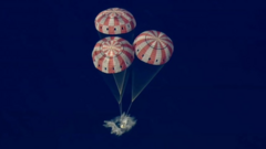 "Montados en una bola de fuego": cómo regresó a la Tierra la tripulación de la histórica misión Artemis II a la Luna