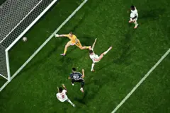 Lautaro Martínez marca de cabeza el segundo gol de Argentina en la semifinal del Mundial 2026 contra Inglaterra
