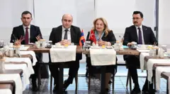 Ermenistan-Türkiye Normalleşme Süreci kapsamında varılan anlaşmalar doğrultusunda, Gümri-Kars demiryolunun rehabilitasyonu ve işletmeye alınmasına ilişkin Ermenistan-Türkiye Ortak Çalışma Grubu toplantısı 28 Nisan 2026 tarihinde Kars'ta gerçekleştirildi.
