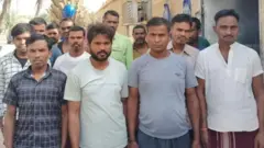 ஜார்க்கண்டைச் சேர்ந்த தொழிலாளர்கள் குழு, அபுதாபி 