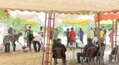 මුස්ලිම් බැතිමතුන් 167 දෙනෙකු ඝාතනය කර වළදමා ඇති බවට සැකකෙරෙන සමූහ මිනීවළක් පිළිබඳව කැණීම් කටයුතු ආරම්භ කර තිබේ