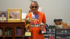 वयोवृद्ध थाई खेलाडी 