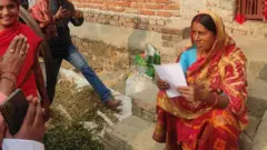 मत माग्दै नेताहरू