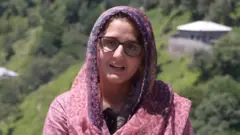 کرکٹر، ماہنور آفتاب