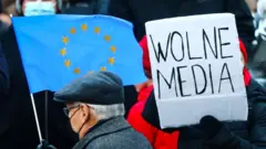 Özgür medya pankartı