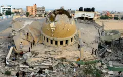 مسجد في خان يونس تعرض لقصف إسرائيلي