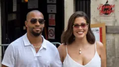 Ashley Graham e seu marido Justin Ervin