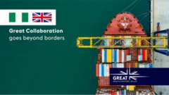 Foto show UK and Nigeria flags