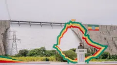 ጠቅላይ ሚኒስትር ዐቢይ በምረቃው ዕለት ከግድቡ ፊት ለፊት ንግግር ሲያደርጉ 