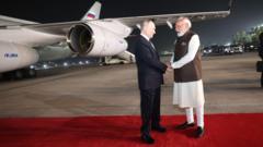 રશિયાના રાષ્ટ્રપતિ પુતિન ભારતમાં, પીએમ મોદીએ ગળે મળીને સ્વાગત કર્યું