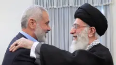 اسماعیل هنیه در این سال‌ها بارها به تهران سفر کرده و هر بار با عالی‌ترین مقام‌های ایرانی هم ملاقات کرده