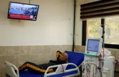 Homem em hospital