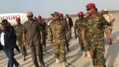 ፕረዚደንት ኢሳያስ (ፀጋም) ቀዳማይ ሚንስተር ኣብይ (የማን) ብዓጀብቶምን ሰበስልጣንን ተኸቢቦም