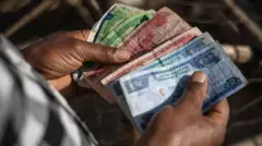 Ministirri Maallaqaa paarlaamaatti akka ibsanitti hojjettoota mootummaa jireenyi itti qaala'e hirphuuf dabalatee hojiirra oola