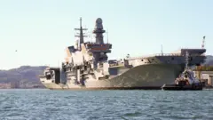 Navio italiano no Golfo de La Spezia