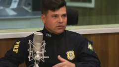 Silvinei Vasques durante entrevista a rádio