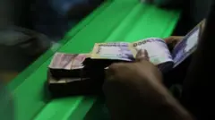 গণঅভ্যুত্থানে আওয়ামী লীগের পতন ঘটার পরও আন্দোলনে ছিলো এমন অনেকের বিরুদ্ধে চাঁদাবাজির অভিযোগ উঠছে