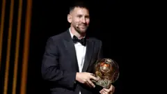 ဆုလက်ခံအပြီး တွေ့ရတဲ့ မက်ဆီ 