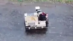 Літню жінку евакуює наземний дрон