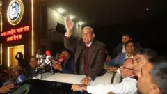 বিএনপির মহাসচিব মির্জা ফখরুল ইসলাম আলমগীরসহ শীর্ষ স্থানীয় নেতাদের বেশিরভাগই কারাগারে রয়েছেন। (ফাইল ফটো)