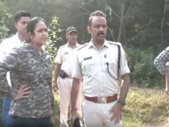 দুর্গাপুরে ঘটনাস্থলে পুলিশ কর্মকর্তারা। 