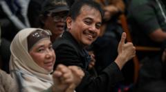 Hakim PN Jaksel kabulkan sebagian gugatan praperadilan Roy Suryo – Bagaimana perjalanan kasus tudingan ijazah palsu Jokowi?