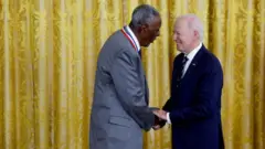 ፕሮፌሰር ጋቢሳ ኤጄታ ካብ ጆ ባይደን ሽልማት እናተቐበለ