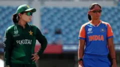 पाकिस्तान की फातिमा सना और भारत की हरमनप्रीत कौर