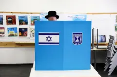 يوم الانتخابات العامة الإسرائيلية في مركز اقتراع بالقدس، 1 نوفمبر/تشرين الثاني 2022